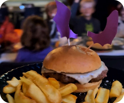 Hamburguesa con queso y papas